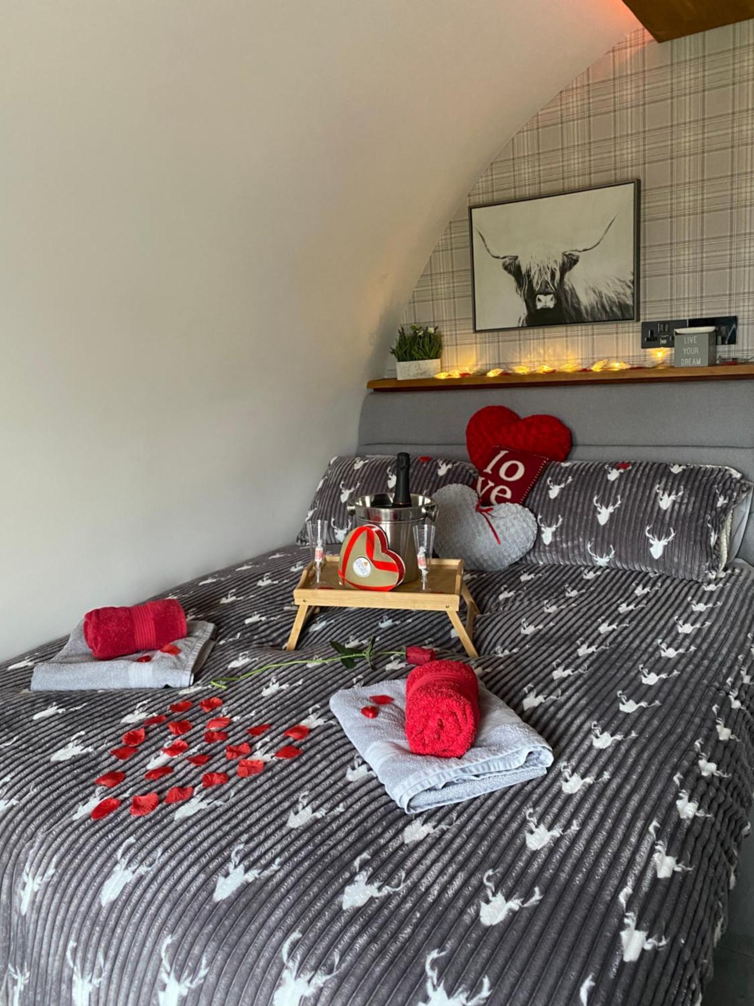 Bonnyview Glamping Hotel บัลลีคาสเซิล ภายนอก รูปภาพ